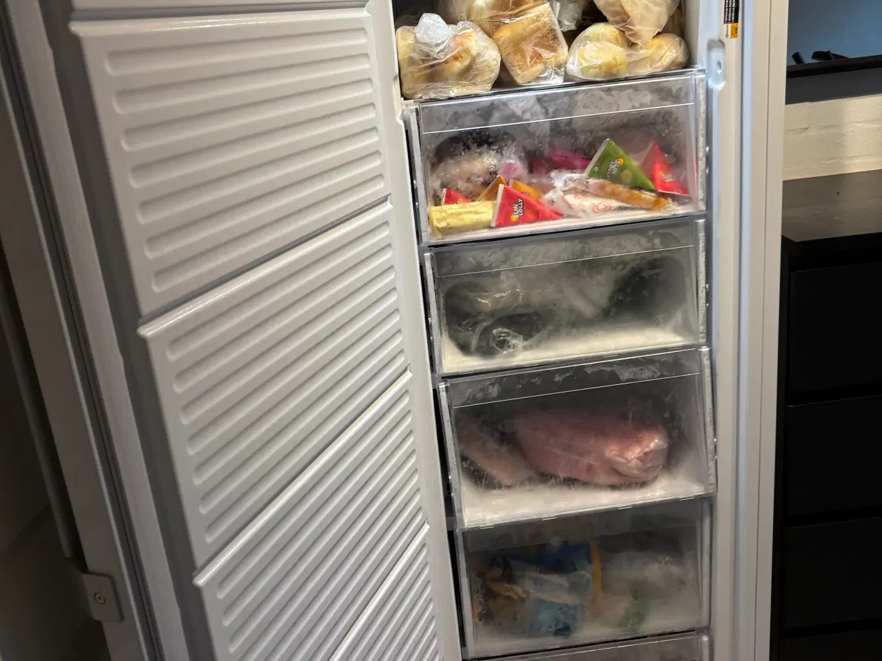 Billede 1 - Rummelig og energivenlig skabsfryser
