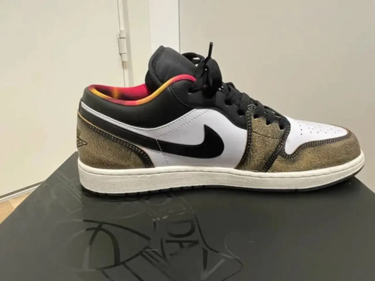 Billede 2 - Air Jordan 1 Low SE Yellow Wear-Away