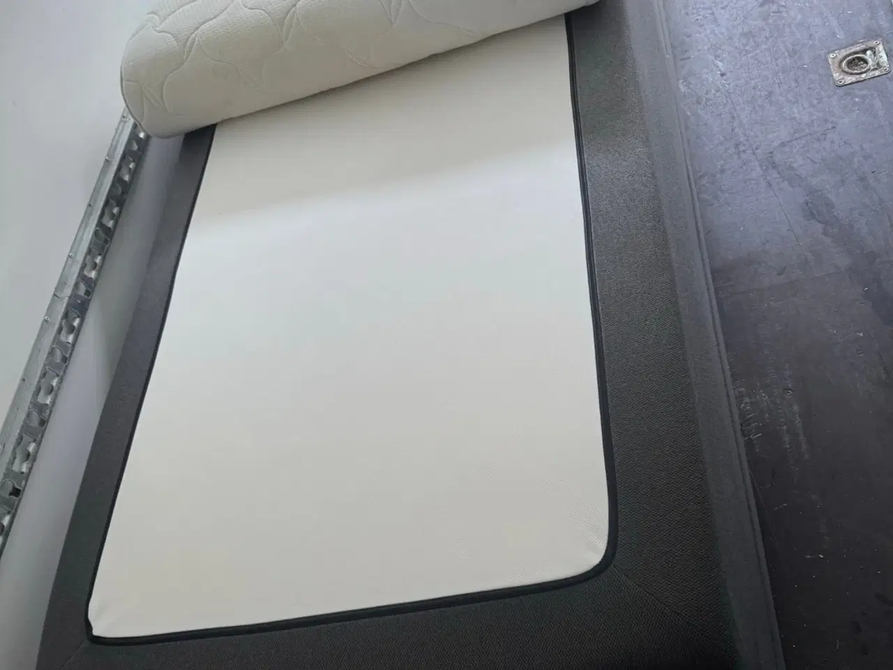 Billede 2 - Elevations seng sælges 