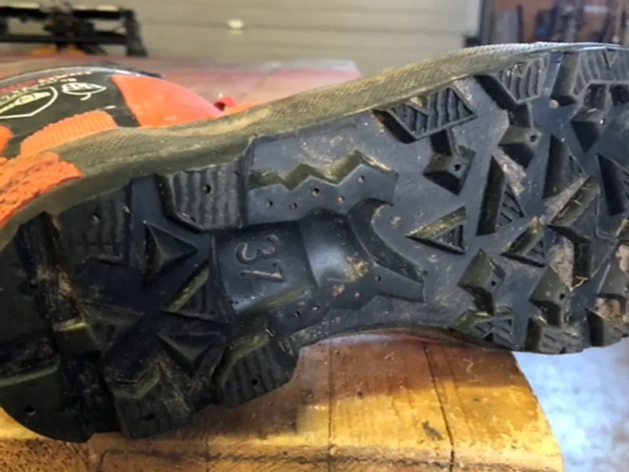 Billede 2 - Sikkerhedsstøvler /motorsavning mm