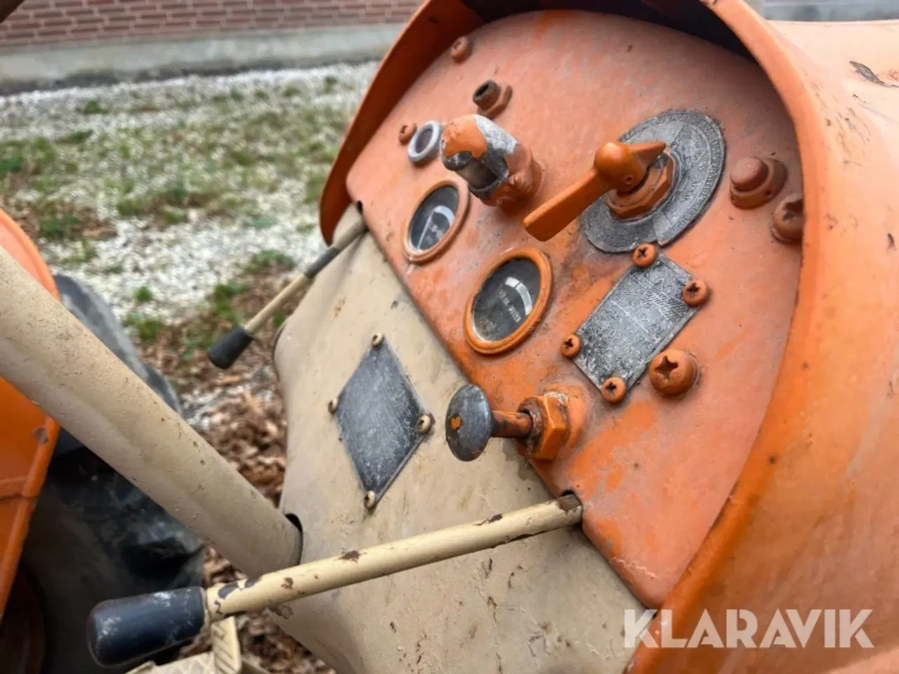 Billede 3 - Traktor Fiat 411 4 cylinder Diesel