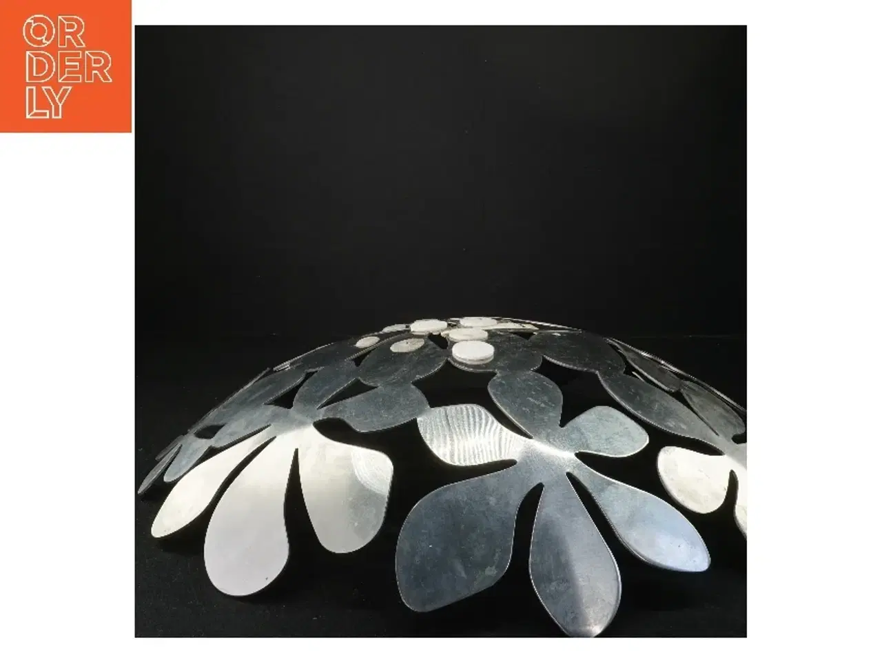 Billede 2 - Metalblomst Skål fra Ikea (str. Ø. 42 cm)