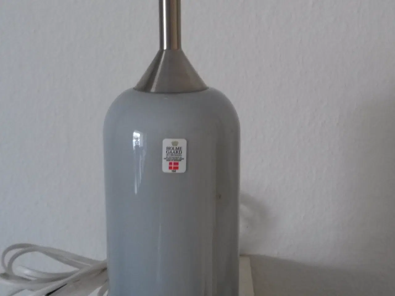 Billede 2 - grå holmegårds lampe på 18cm højde på glas