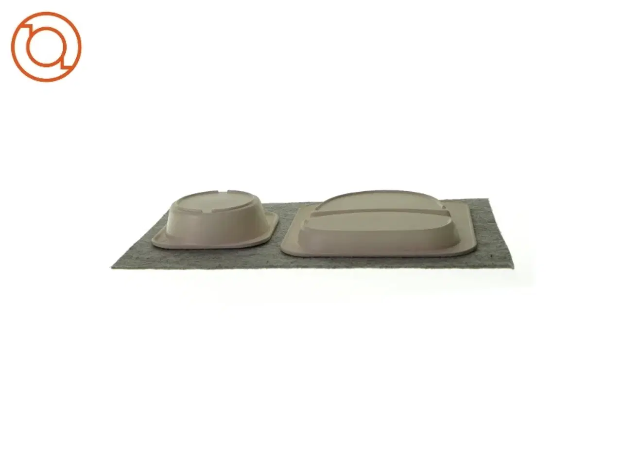 Billede 3 - Sæt med skål og tallerken fra Ukendt (str. LB:21x21 LB:14x14)