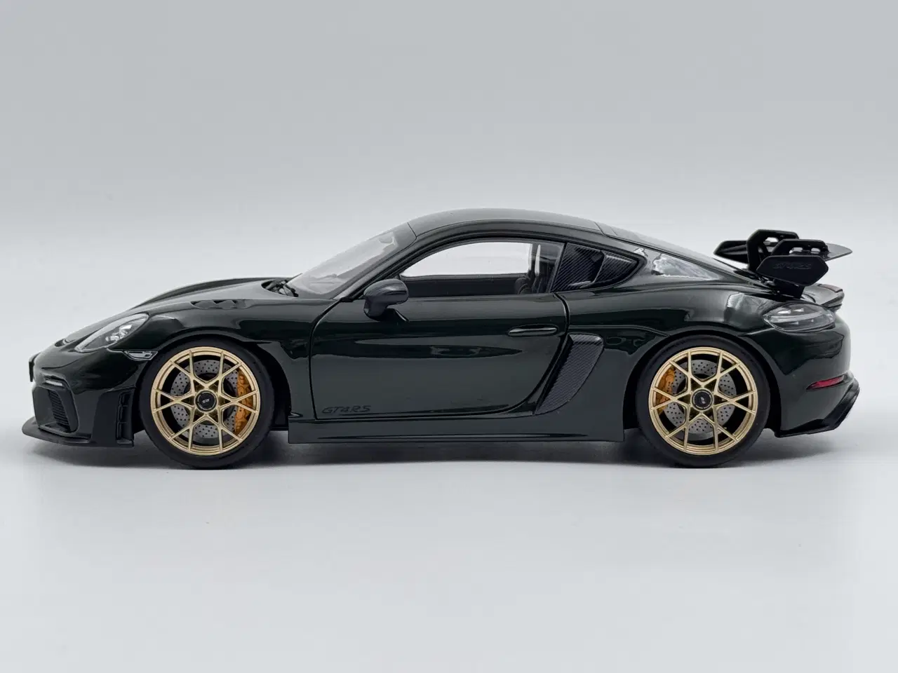 Billede 2 - 2023 Porsche Cayman GT4 RS Weissach Pack 1:18
