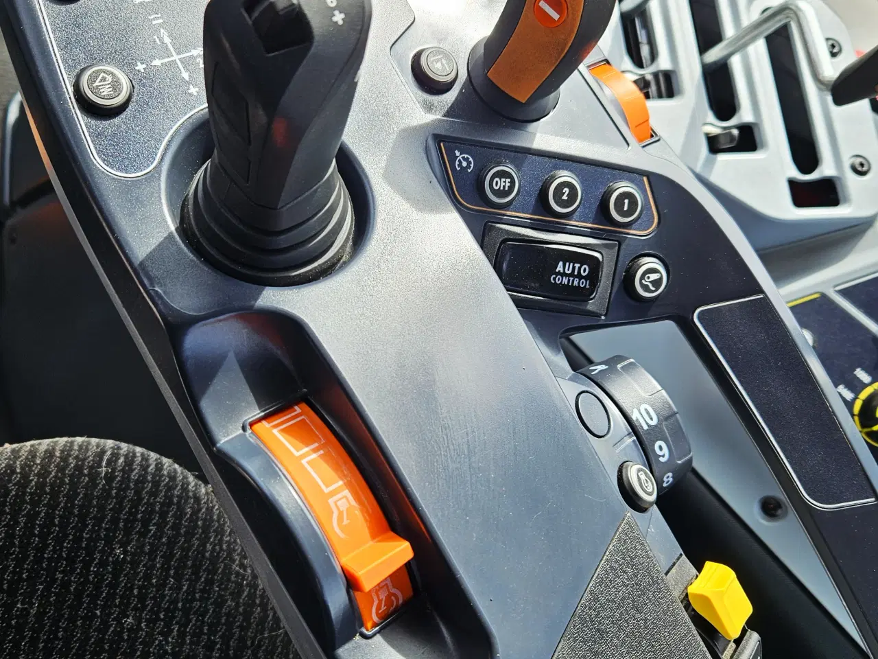 Billede 13 - Valtra G135 / 650 timer / år 2024 / frontlæsser