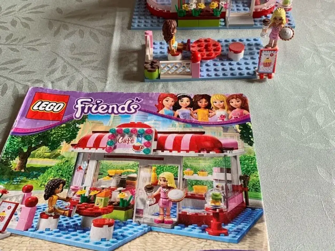 Billede 1 - Lego friends sælges..