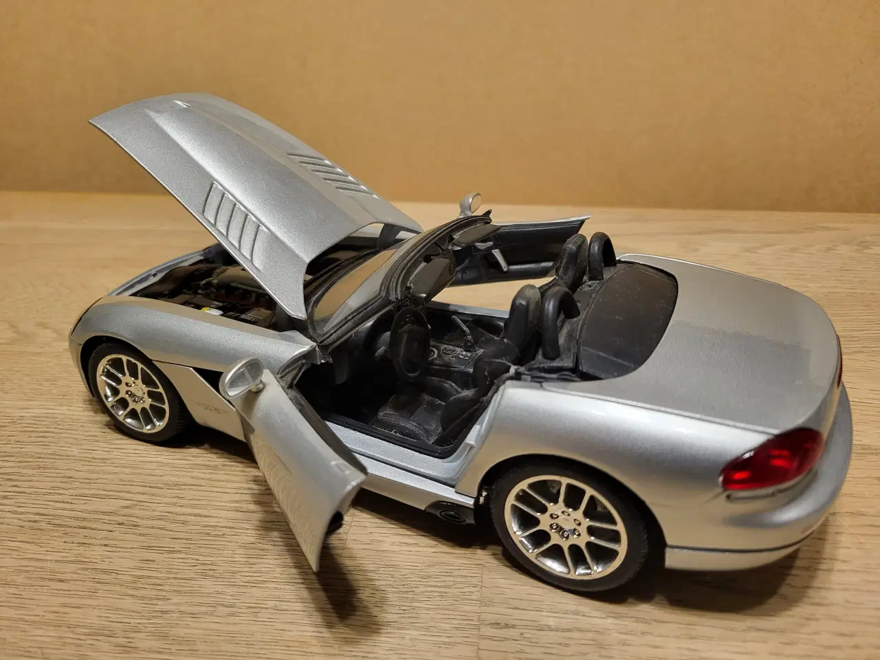 Billede 5 - Modelbil, Dodge Viper SRT-10 2007, skala 1/18