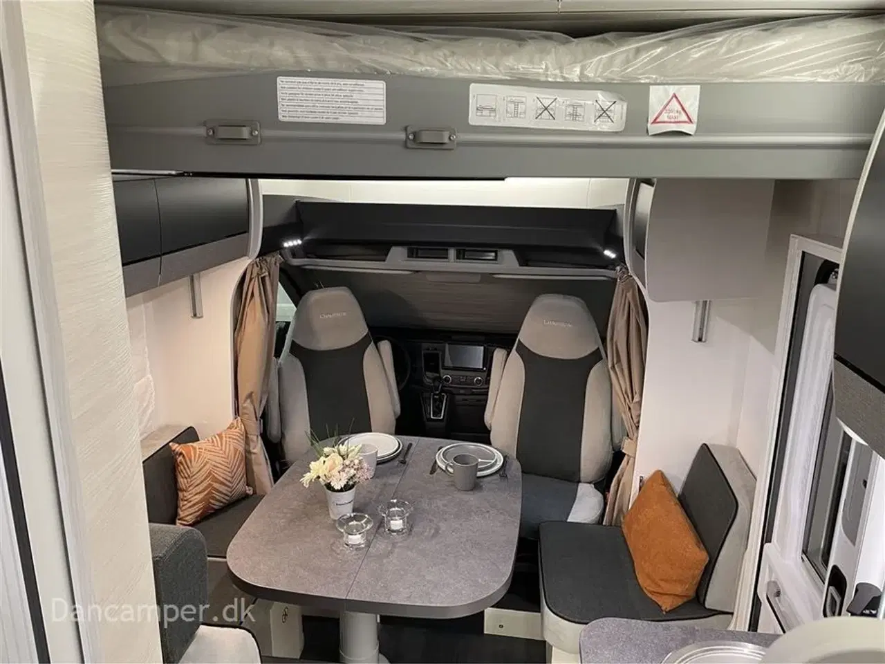 Billede 9 - 2023 - Chausson Titanium 627 ULTIMATE   2023 model. Enkeltsenge + hæve-/sænkeseng, 5 selepladser, 4 sovepladser med mulighed for 5, 170Hk Aut,, Artic pakke, meget udstyr