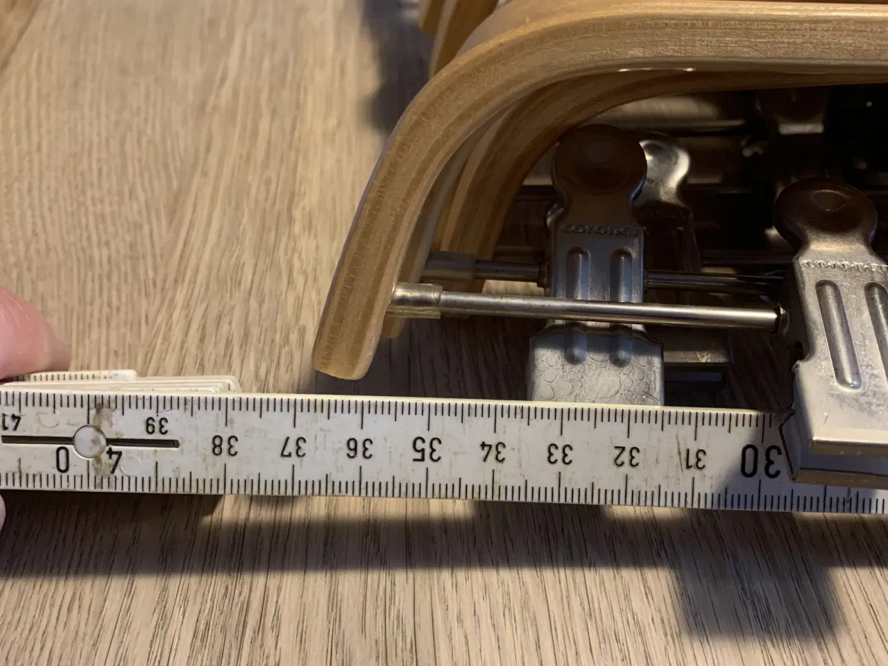 Billede 4 - 10 styk bukse/nederdel træbøjler