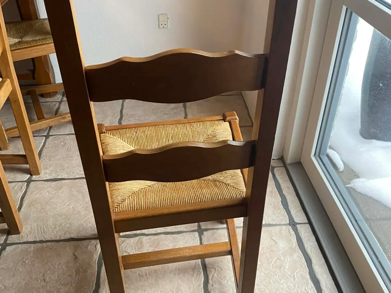 Billede 1 - Spisebord med stole