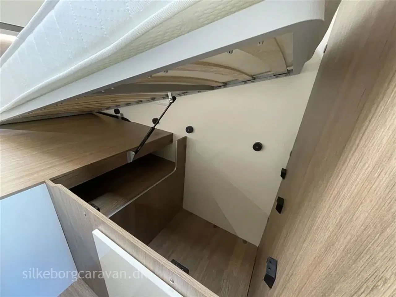 Billede 15 - 2026 - Elnagh Baron 539 Compact