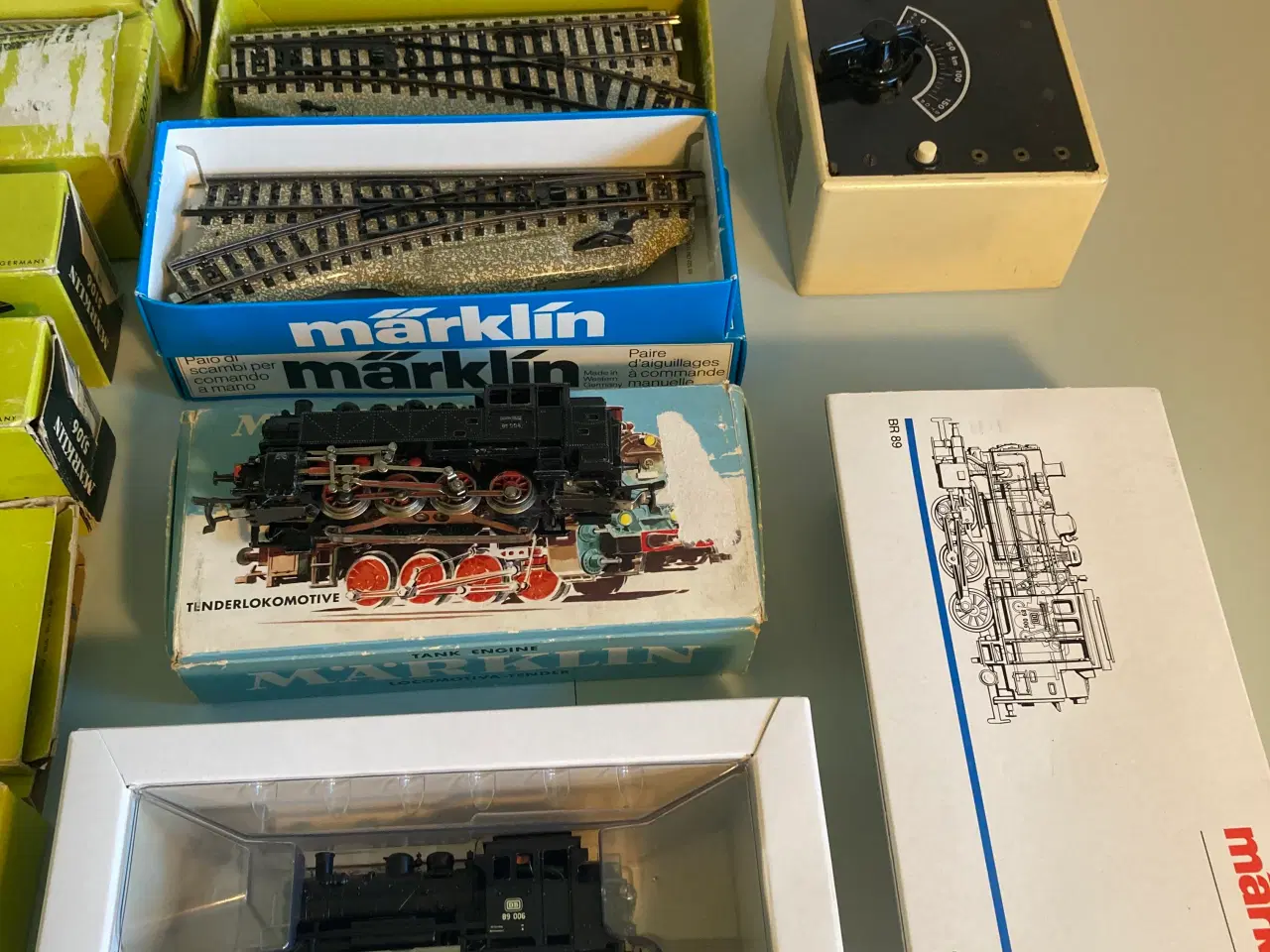 Billede 1 - Märklin Modeltog 2 lokomotiver, vogne, skinner mm