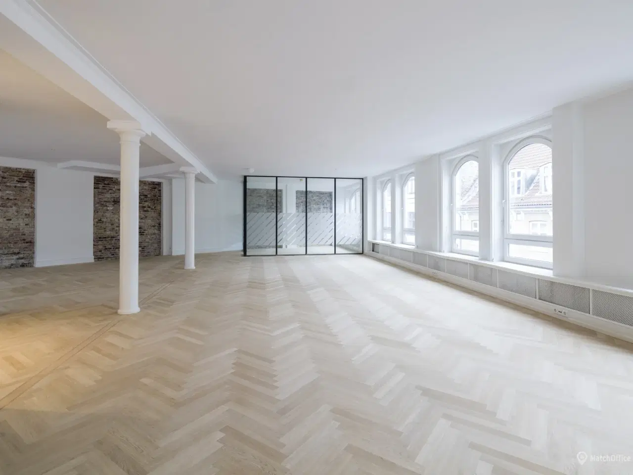 Billede 1 - Indbydende kontorer i stilsikre rammer