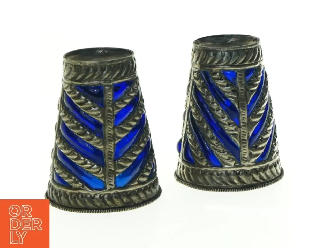 Billede 3 - Dekorative sølvfarvede lysestager med blåt glas (str. 10 x, 8 cm)