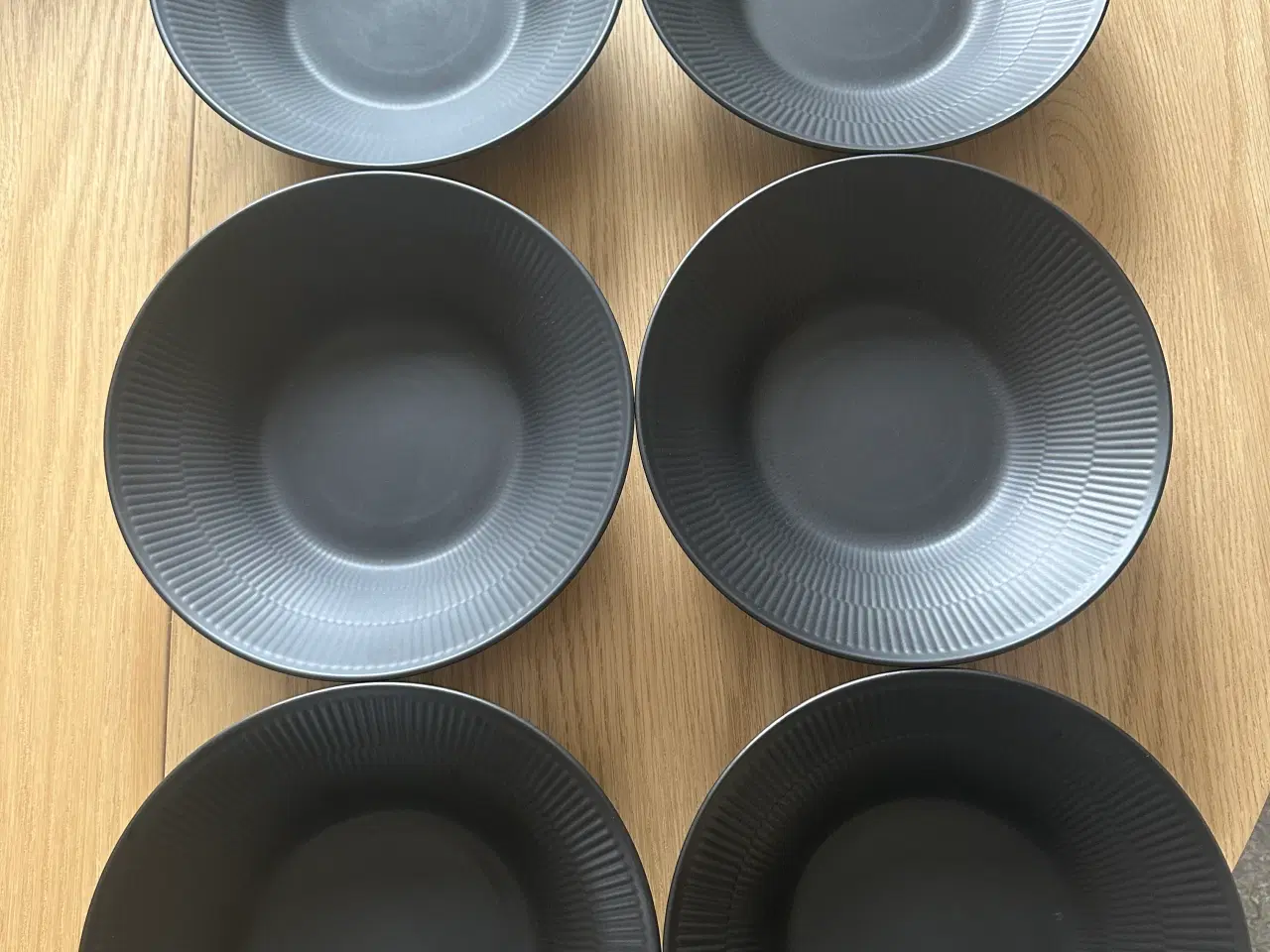 Billede 5 - Royal Copenhagen dyb tallerken 24stk sort riflet