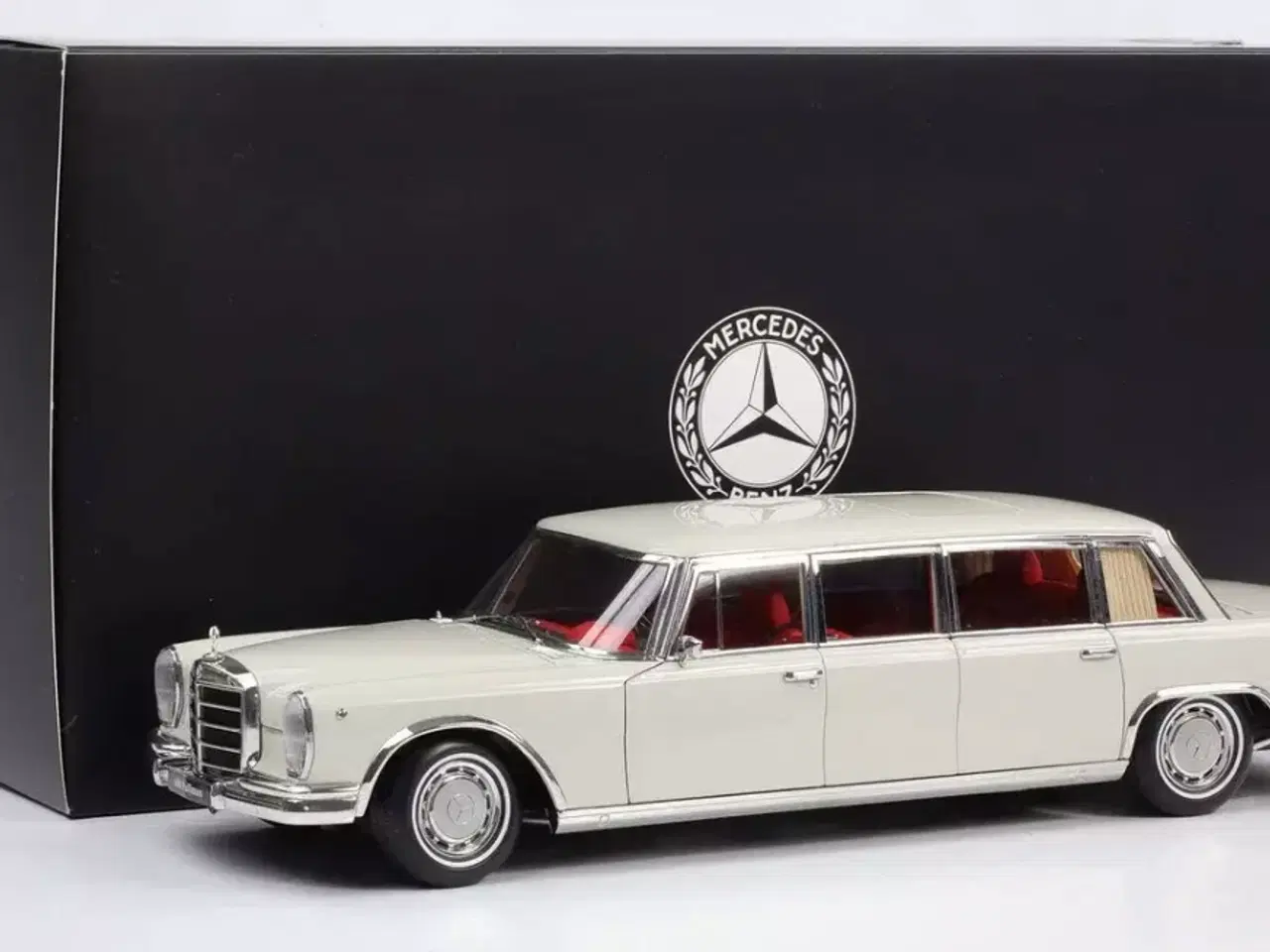 Billede 1 - 1:18 Mercedes 600 Pullmann w100