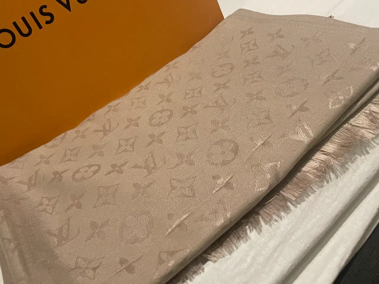 Billede 1 - Louis Vuitton silk scarf