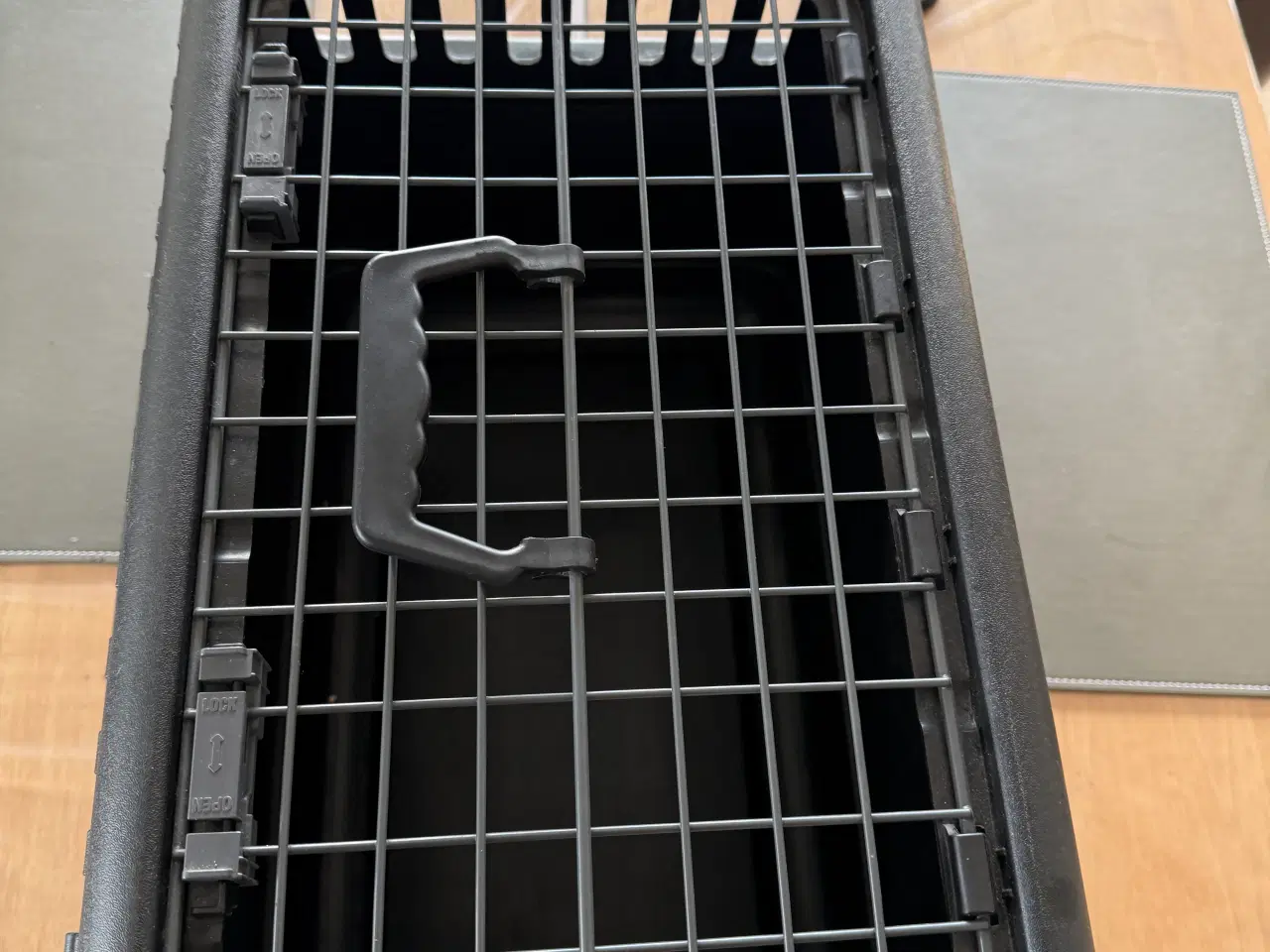 Billede 2 - Transportkasser til lille hund