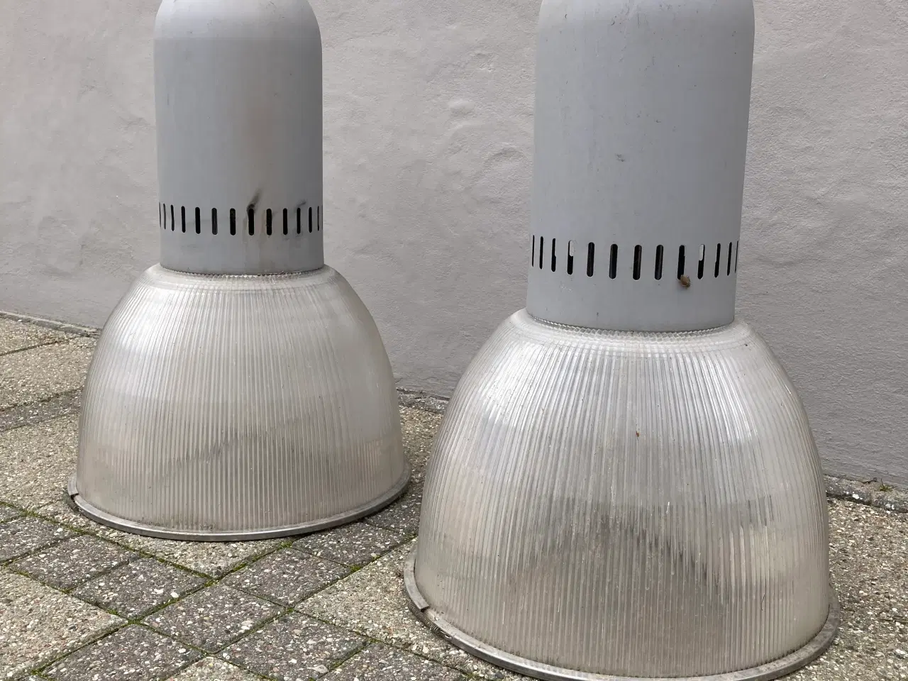 Billede 1 - 2 store industrielle pendellamper.