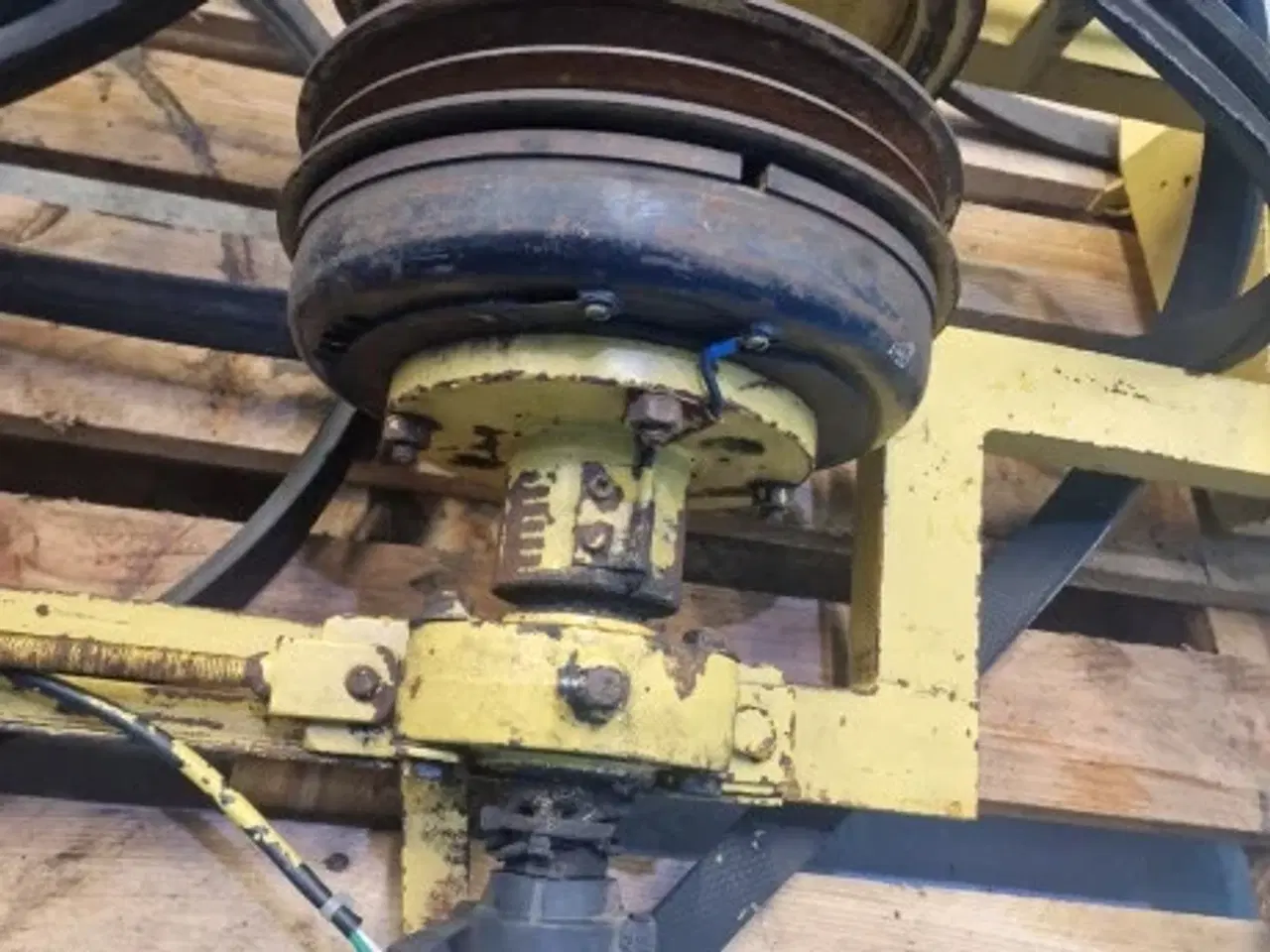 Billede 9 - New Holland 8080 Mellemtræk