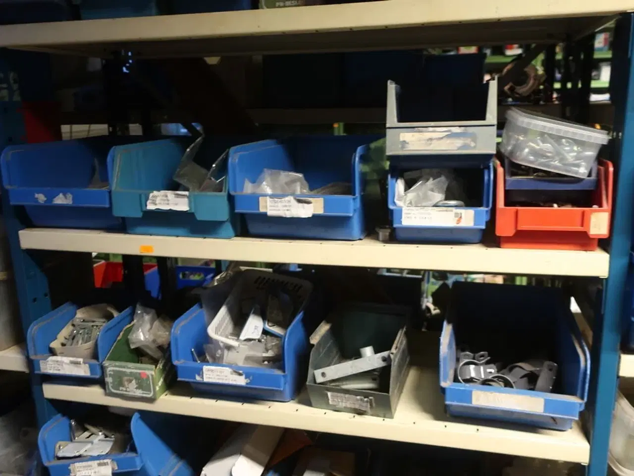 Billede 13 - 3 fag reoler inkl. indhold (se billeder)