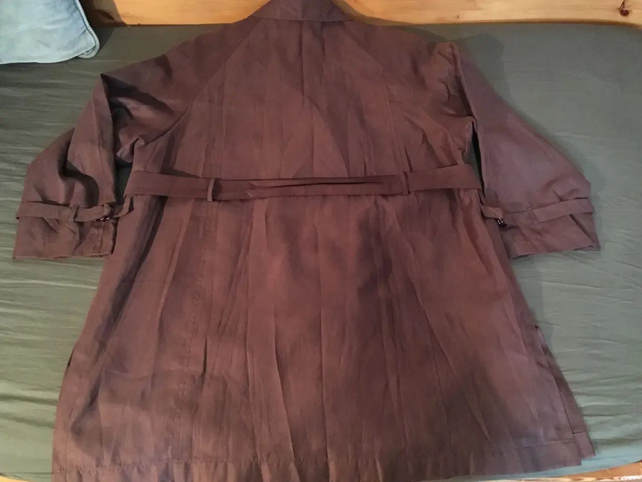 Billede 8 - Lækker mørkebrun frakke til salg
