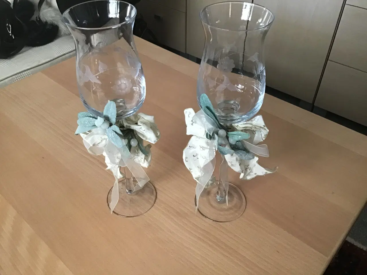 Billede 1 - 2 stk glasstager med pynt