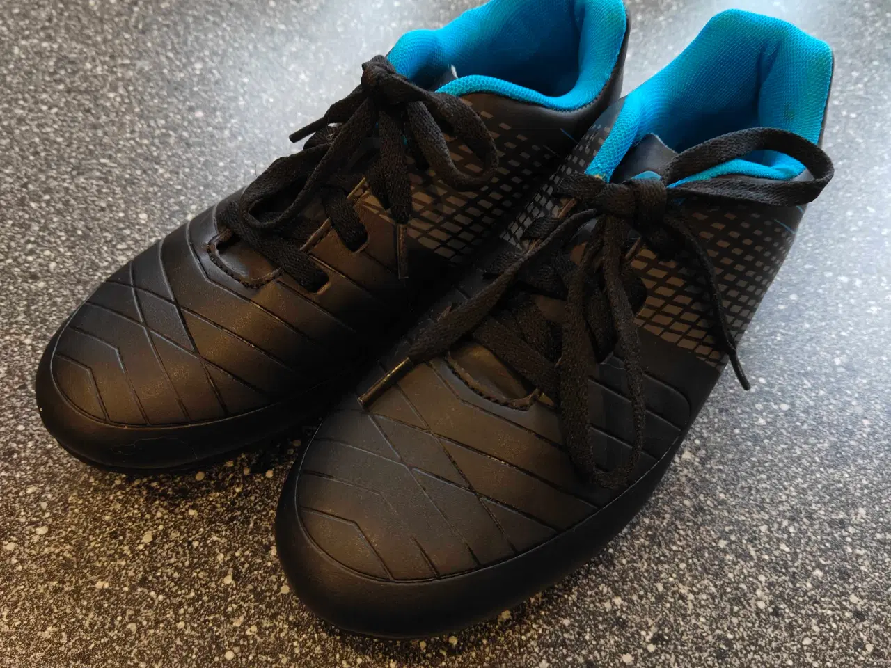 Billede 3 - Fodbold støvler str. 36, som helt nye.