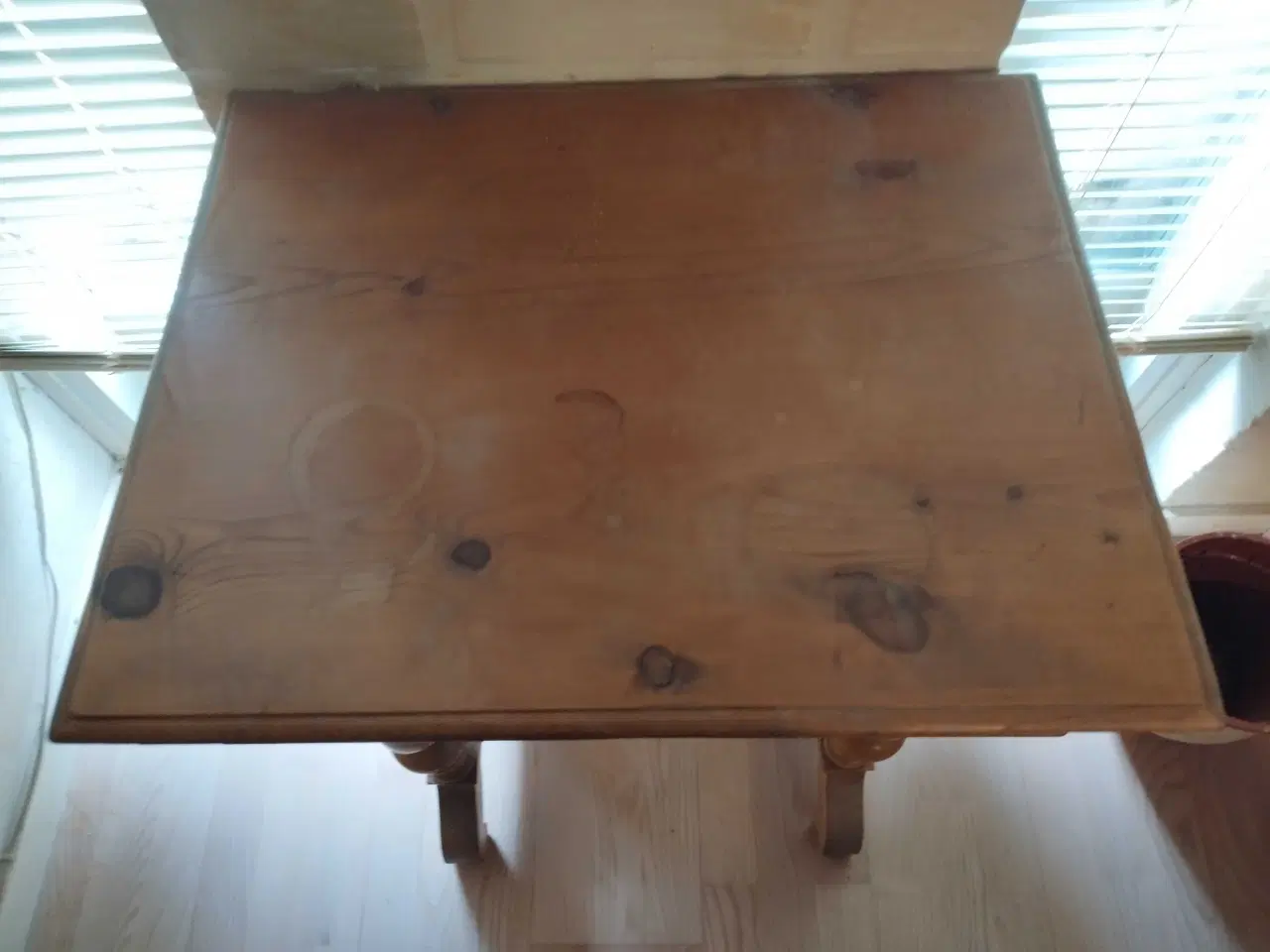 Billede 2 - Tobaksbord