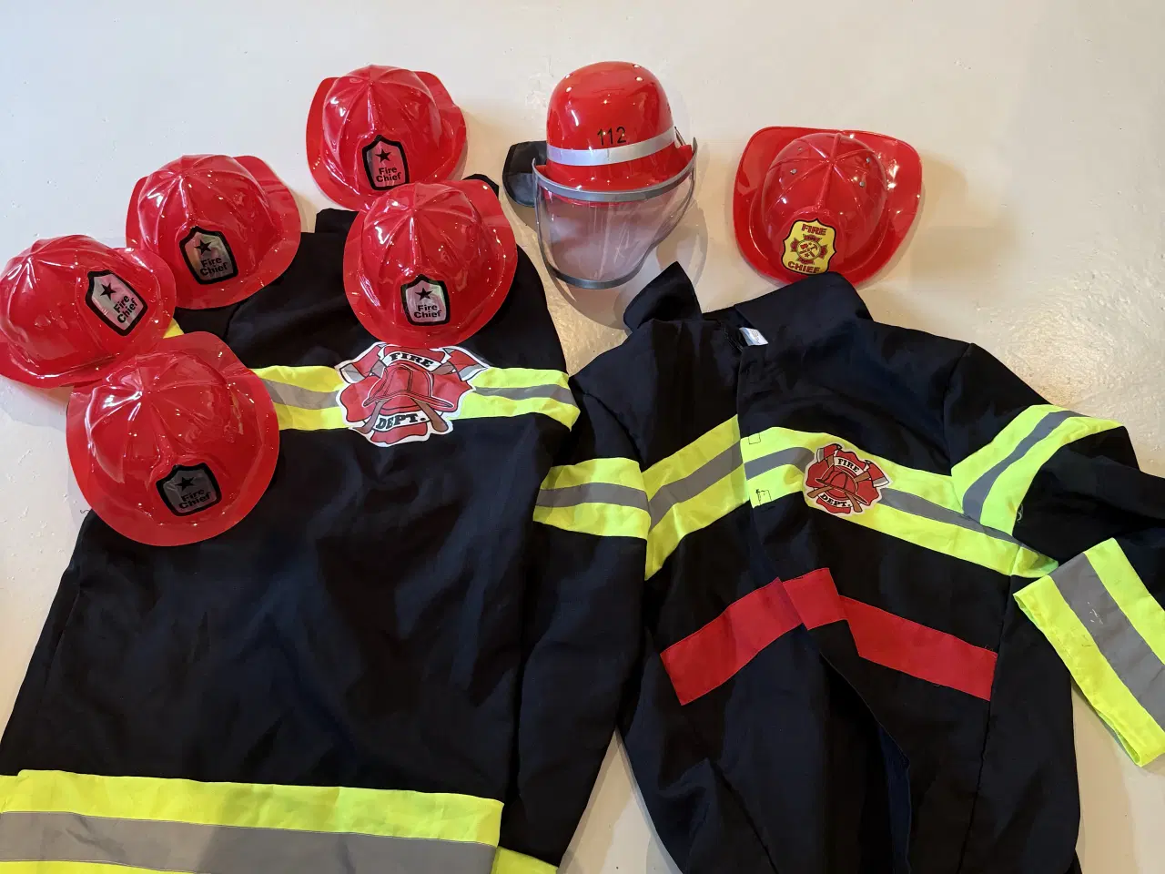 Billede 2 - Forskellige kostumer byd