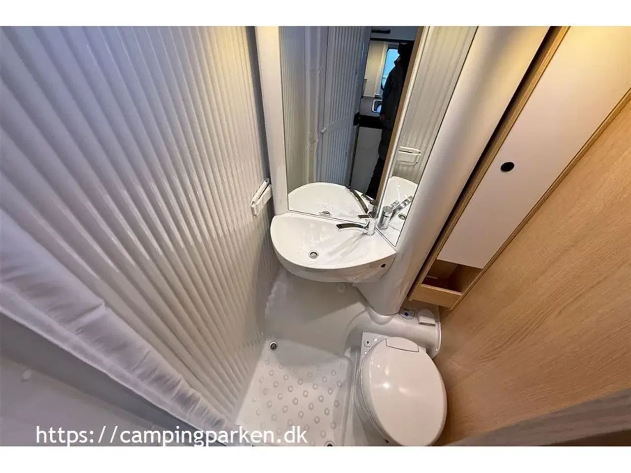 Billede 12 - 2026 - SunLight   Sunlights populære smalle Van med enkeltsenge, automatgear og adaptiv fartpilot