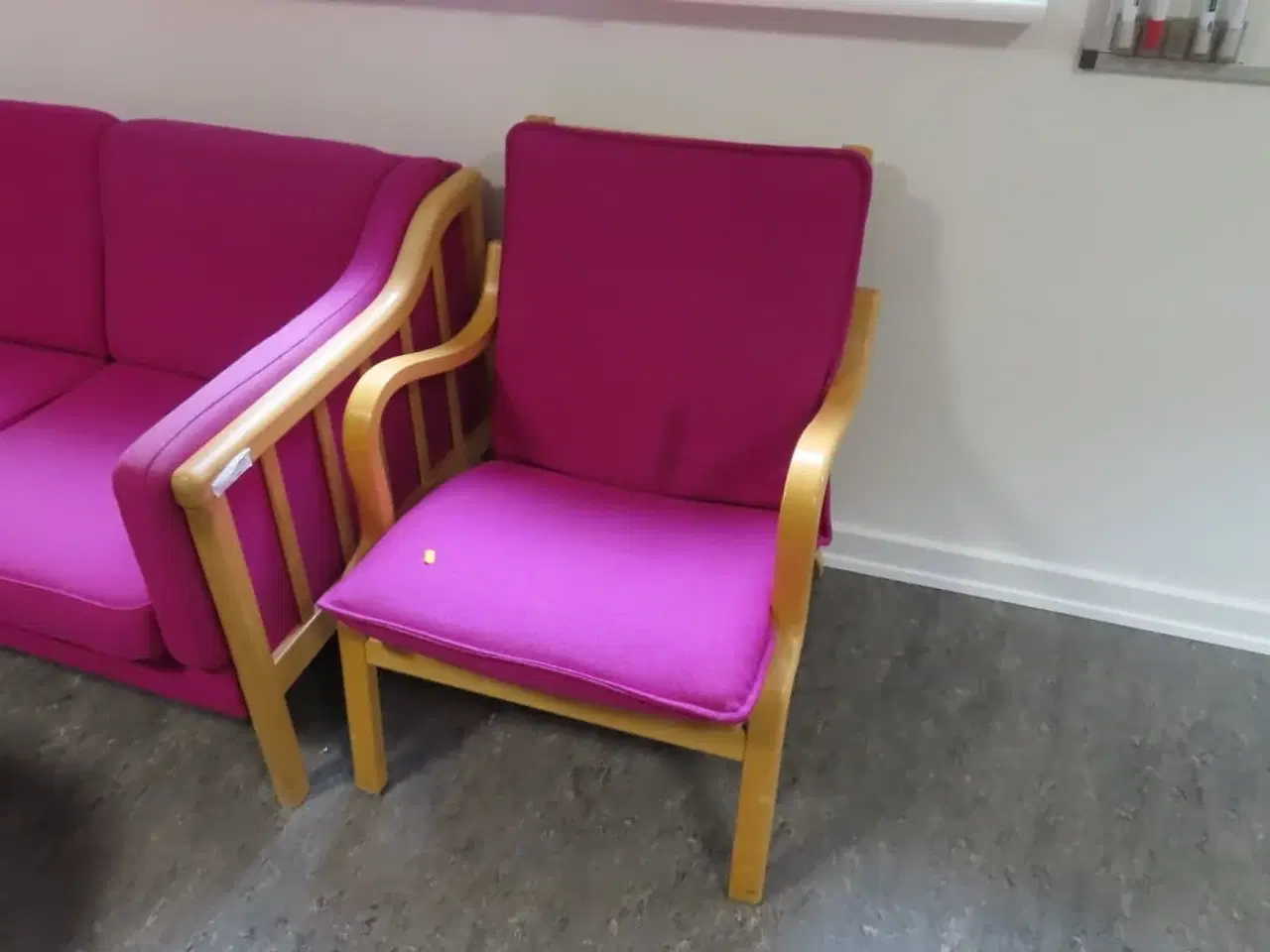 Billede 2 - Møbelsæt 3+2 pers. sofa, stol samt bord