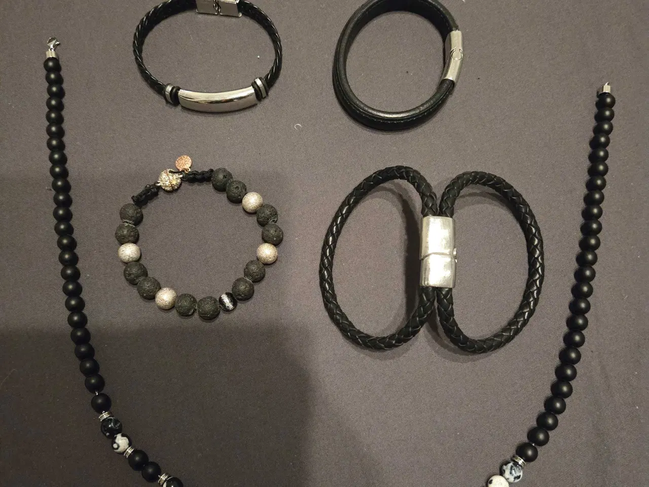 Billede 1 - Lækre armbånd og halskæde til mænd