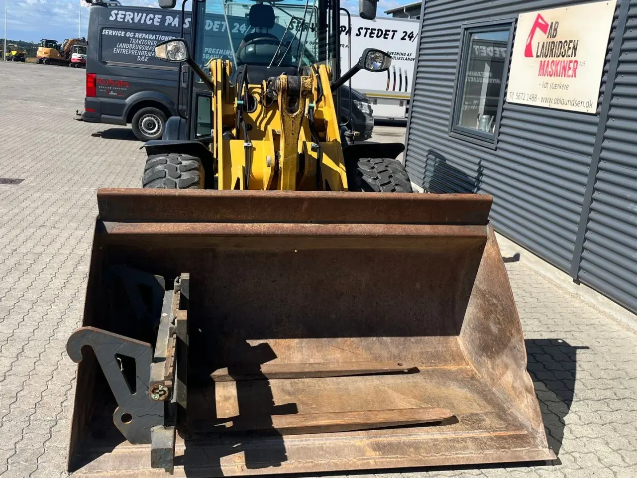 Billede 2 - CAT 906 M med skovl og gafler