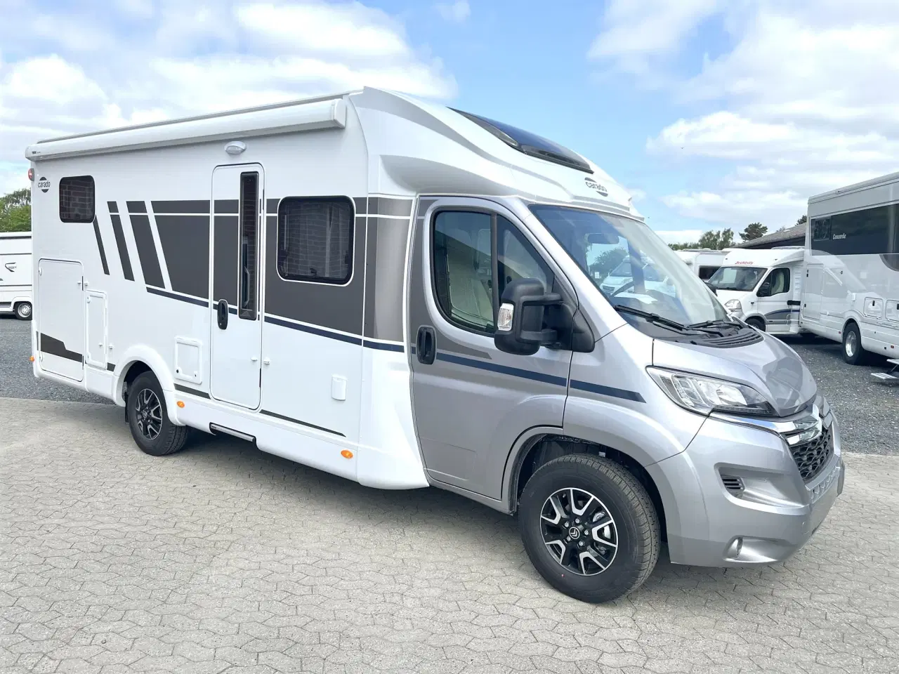 Billede 1 - VOGN 9 | CARADO - T448 | Autocamper udlejes