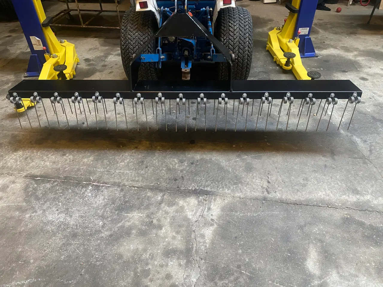 Billede 1 - Gårdsplads rive