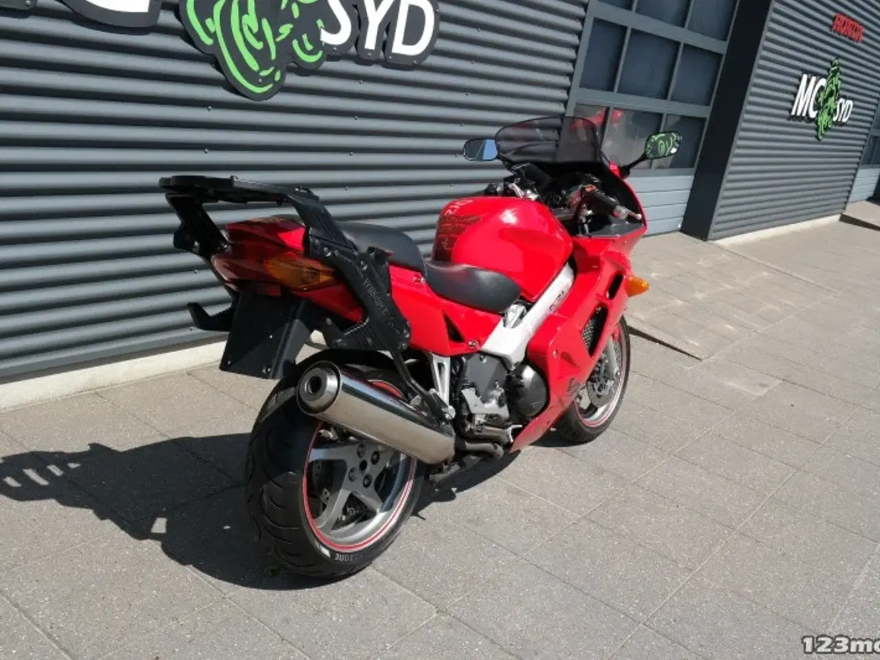 Billede 3 - Honda VFR 800 F MC-SYD       BYTTER GERNE