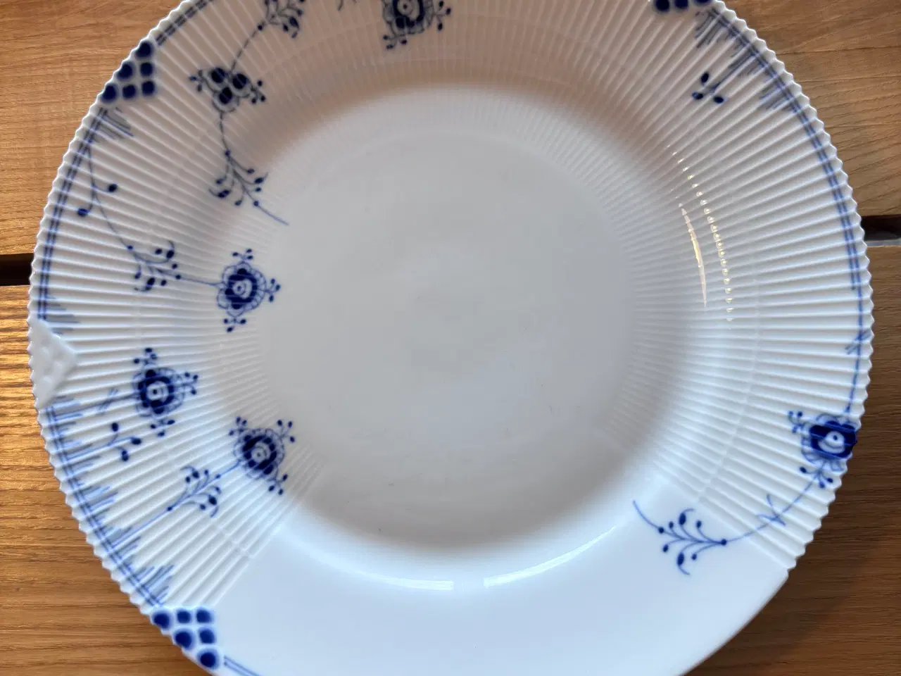 Billede 2 - Royal Copenhagen Blå Element 28 cm tallerkener