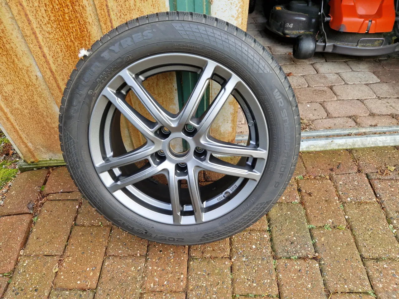 Billede 2 - Vinterdæk/fælge 5x112 17*