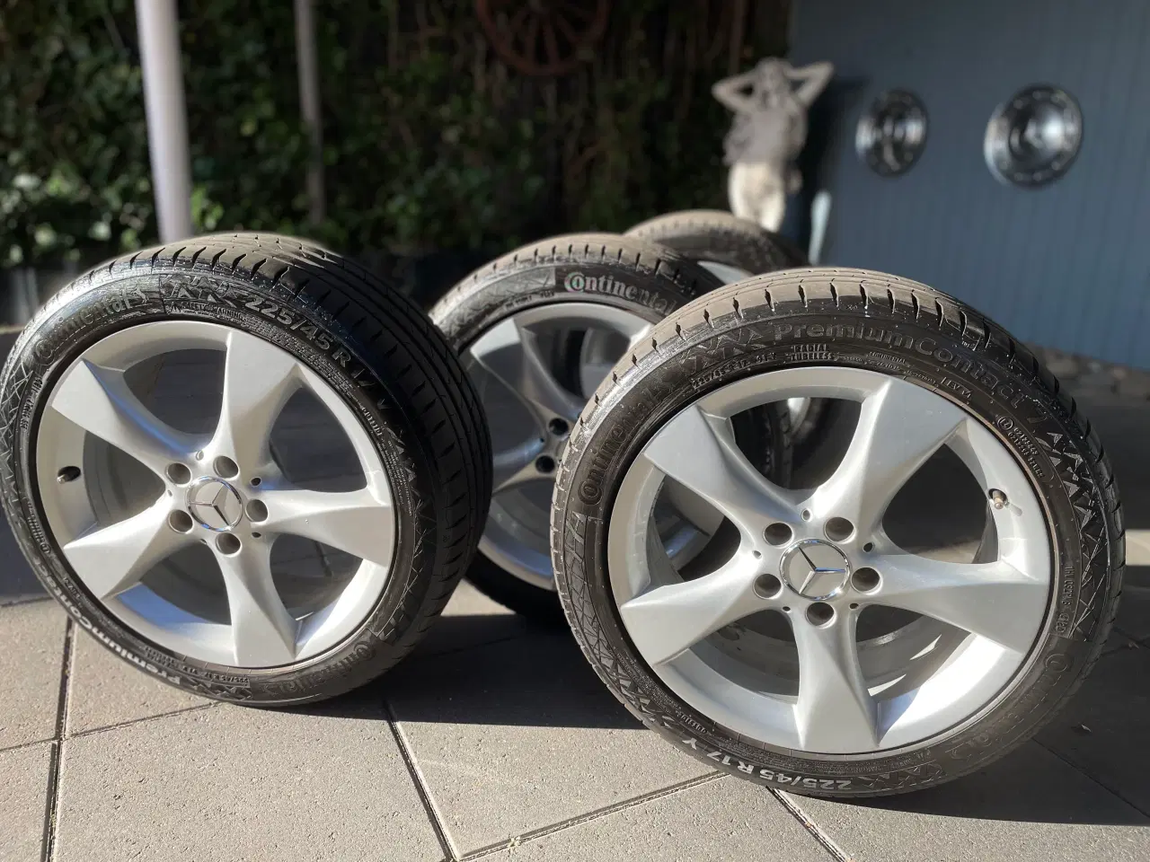 Billede 6 - Mercedes alufælge  med nye dæk.