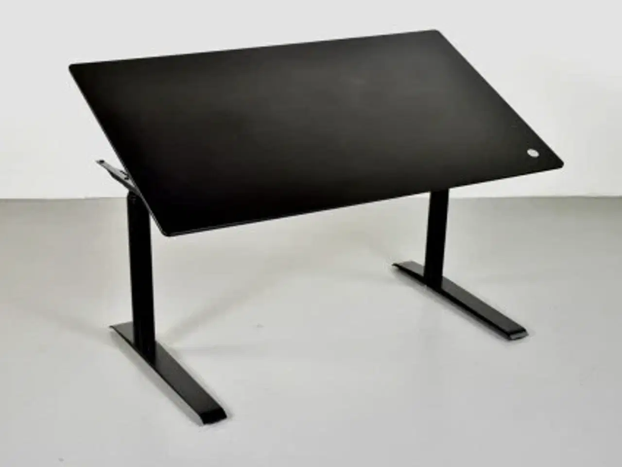 Billede 1 - Cube design hæve-/sænkebord med kip funktion, 140 cm.