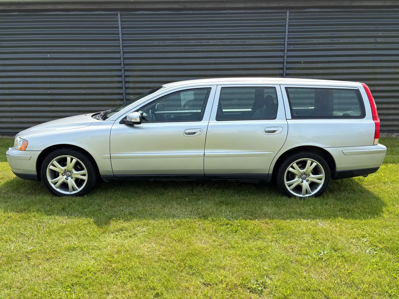 Billede 4 - Volvo V70 2,4 140 HK - Nysynet med lavt km-tal