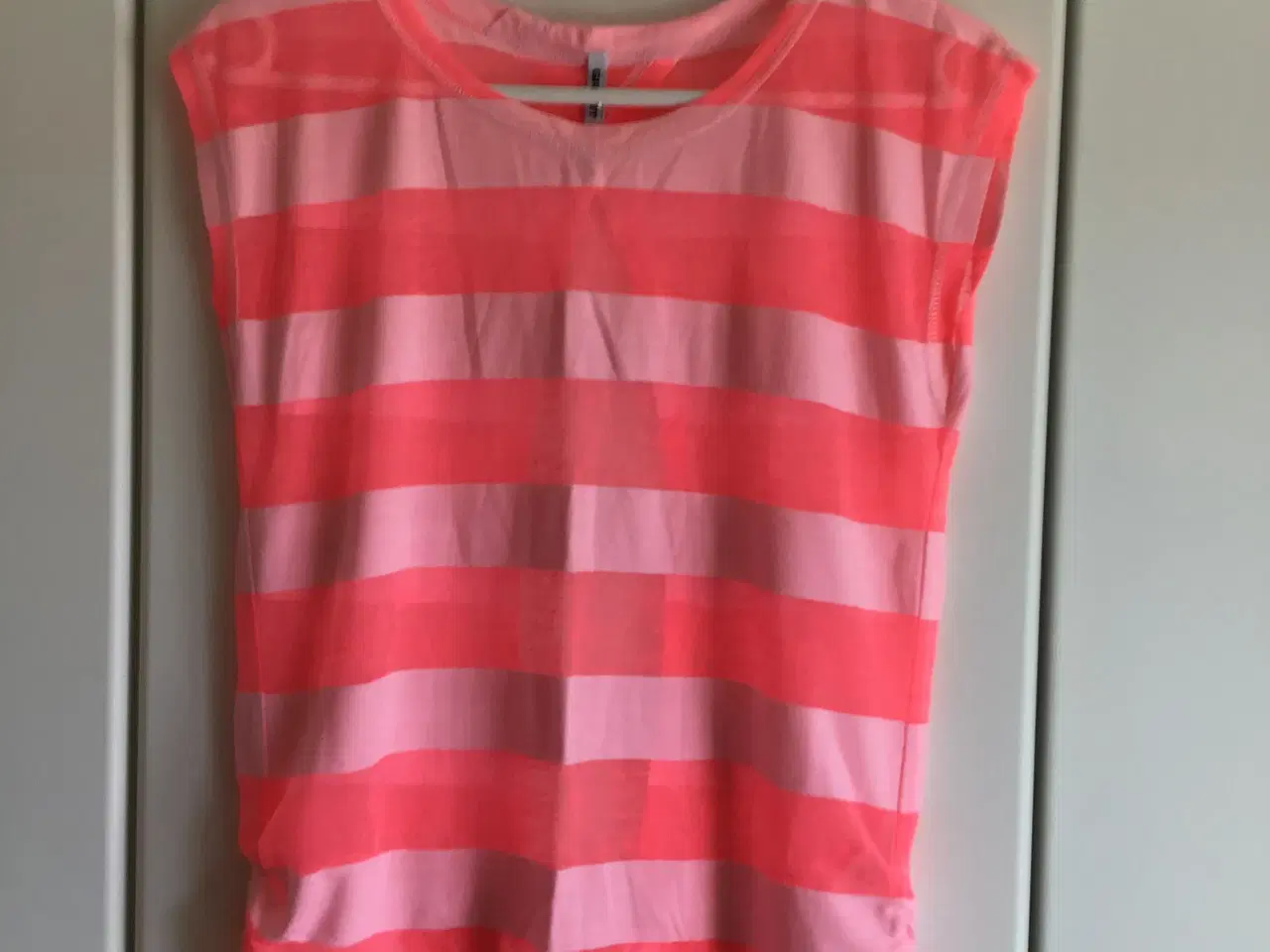 Billede 15 - T-shirts og toppe