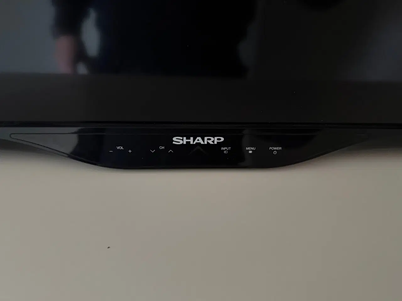 Billede 3 - Sharp tv 39" med fjernbetjening og manual