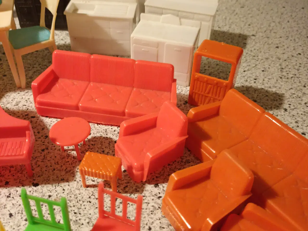 Billede 2 - Møbler til dukkehuset