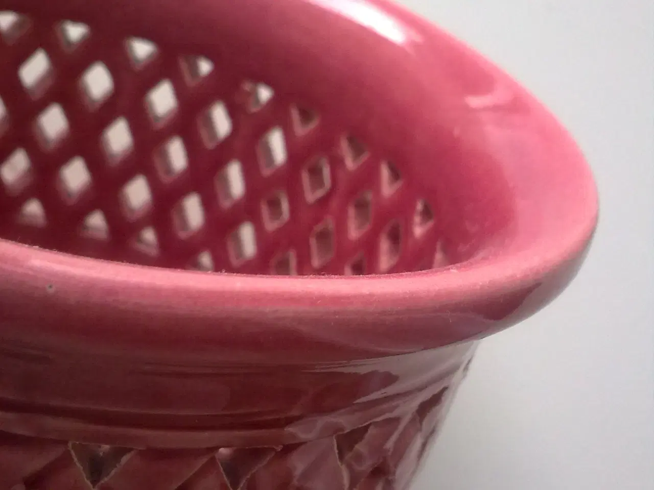 Billede 2 - Rosé keramik pre-1989 håndlavet plante krukke