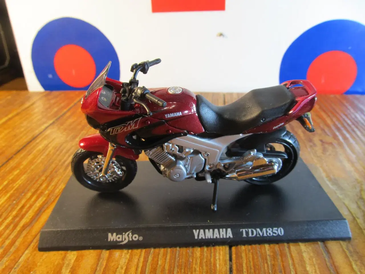 Billede 6 - Modelmotorcykel, skala 1:18