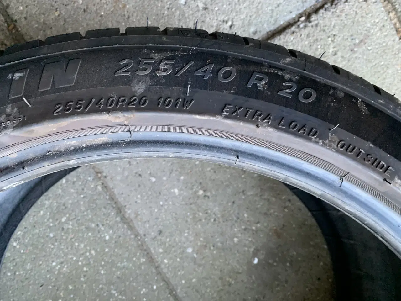 Billede 4 - Michelin sommerdæk 255/40-ZR20 
