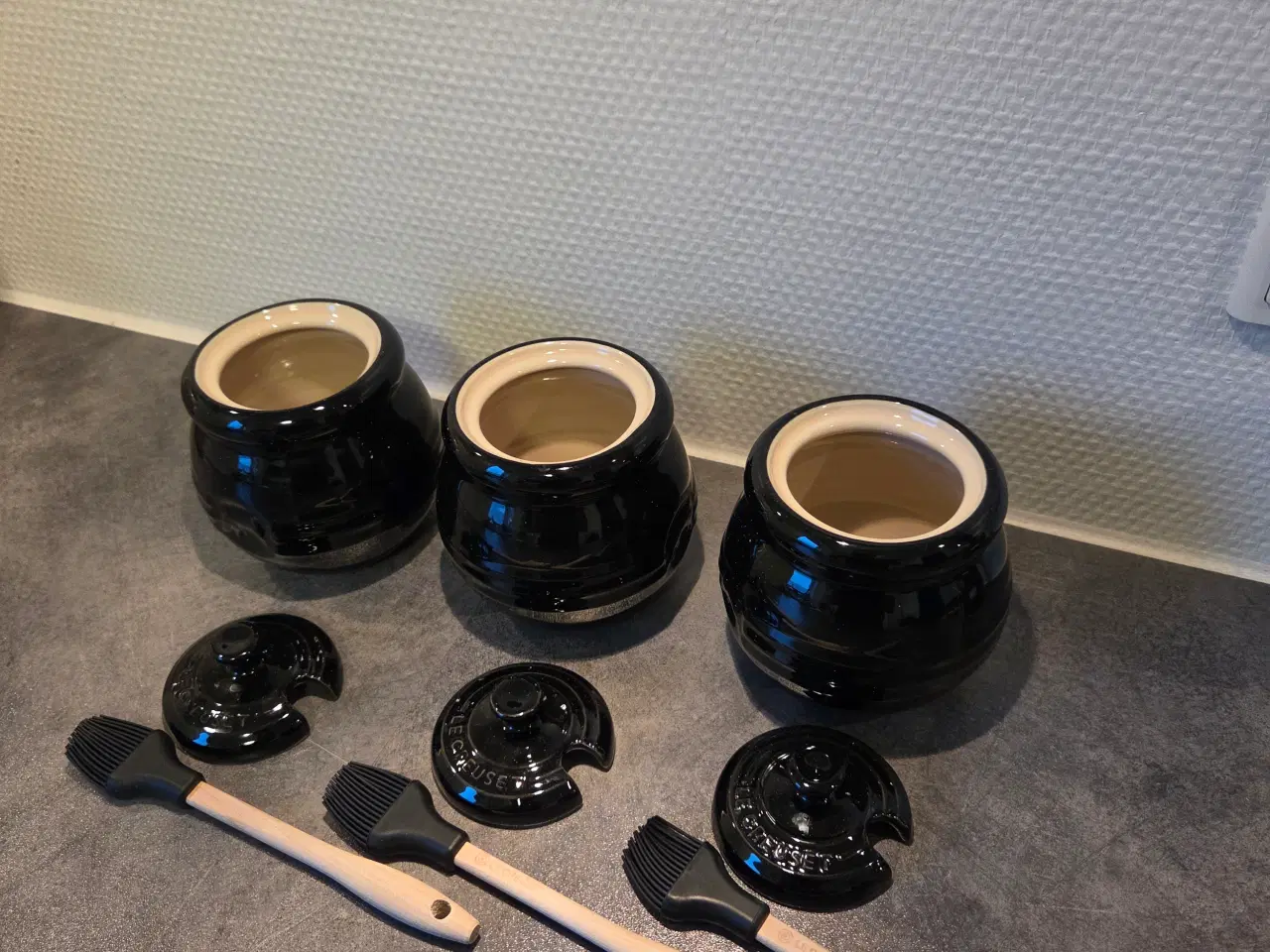 Billede 2 - Le Creuset krukker til Marinade/Honning